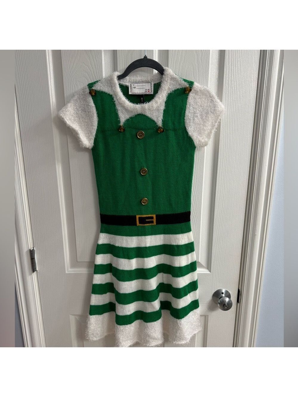 Young Girls Fun Christmas Dress - size Medium. Very Nice Condition - Picture 1 of 4
